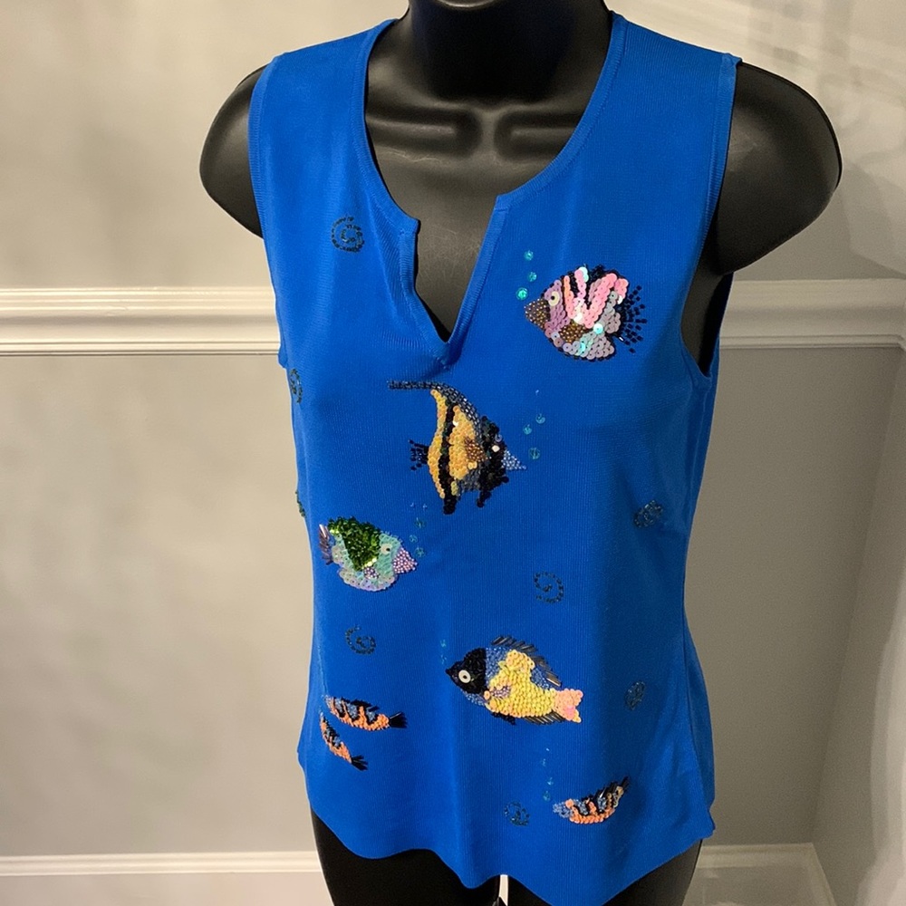 Sweaterworks Blue Sequined Fish Embellished Sleeveless Knit Top Size M - Picture 2 of 8